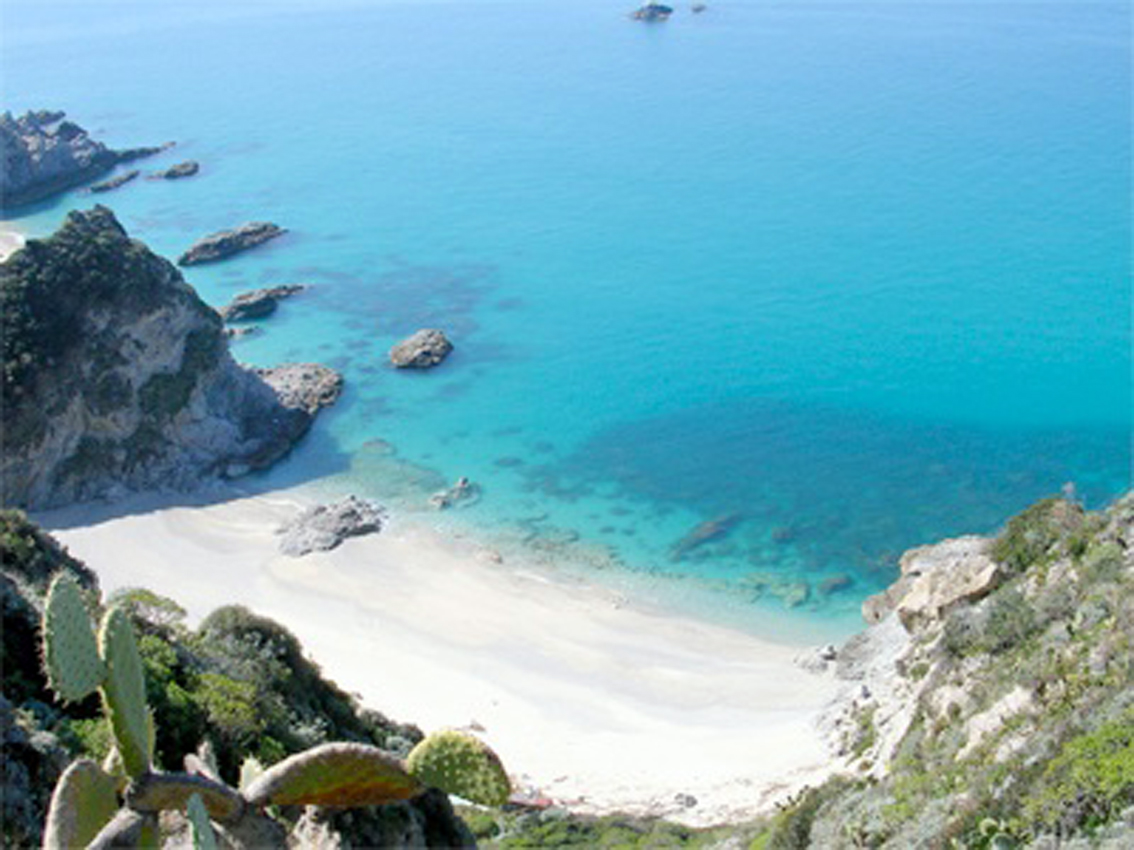 La spiaggia «Praia i Focu» a Ricadi (Vibo Valentia)