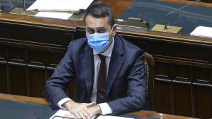 Spionaggio, Di Maio: "Espulsi due funzionari russi"