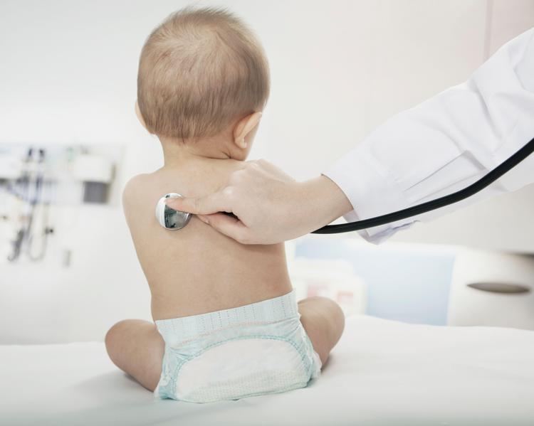 Staiano (Sip): "Tutti i neonati siano protetti da virus respiratorio sinciziale"