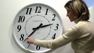 Stanotte torna l'ora legale, cosa cambia e quando spostare le lancette