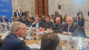 Stellantis, al via il piano Italia: aumento modelli in produzione e tutela lavoro