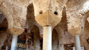 Interno della Cattolica di Stilo (Reggio Calabria)