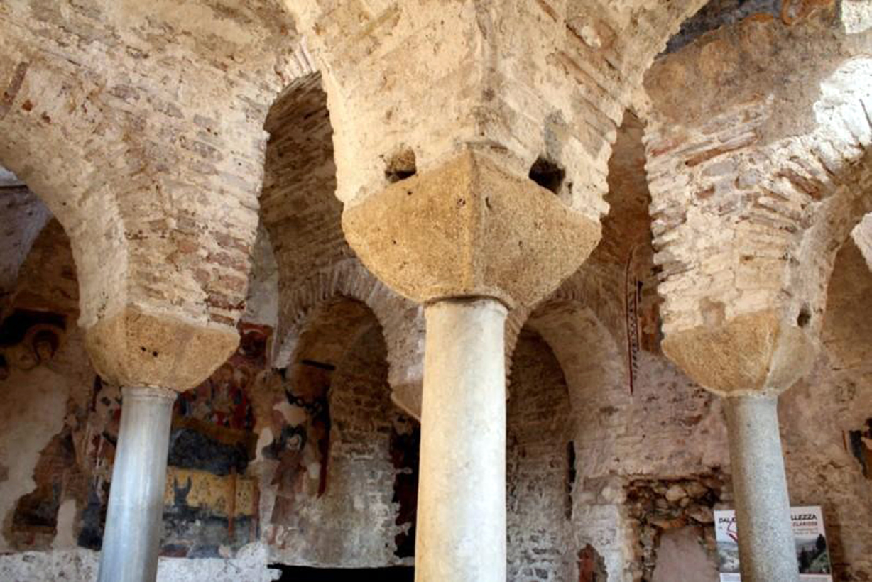 Interno della Cattolica di Stilo (Reggio Calabria)