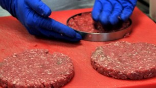 Stop a carne e cibi sintetici, in arrivo multe salate: bozza decreto