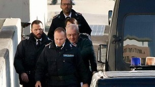 Strage di Erba, parla Olindo: "Ho visto Rosa prima di Natale, dopo 16 anni è l'ora della verità"