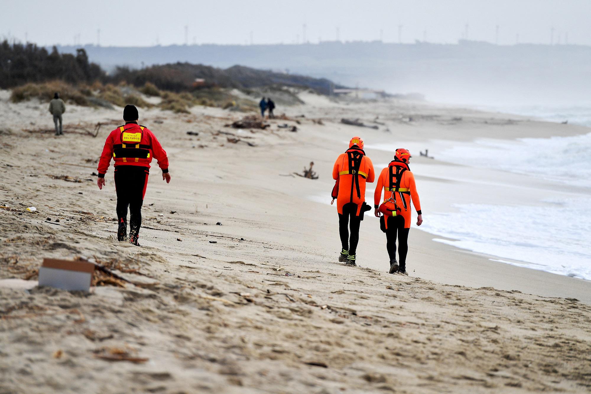 Strage migranti Crotone, 63 morti: si cercano ancora i dispersi