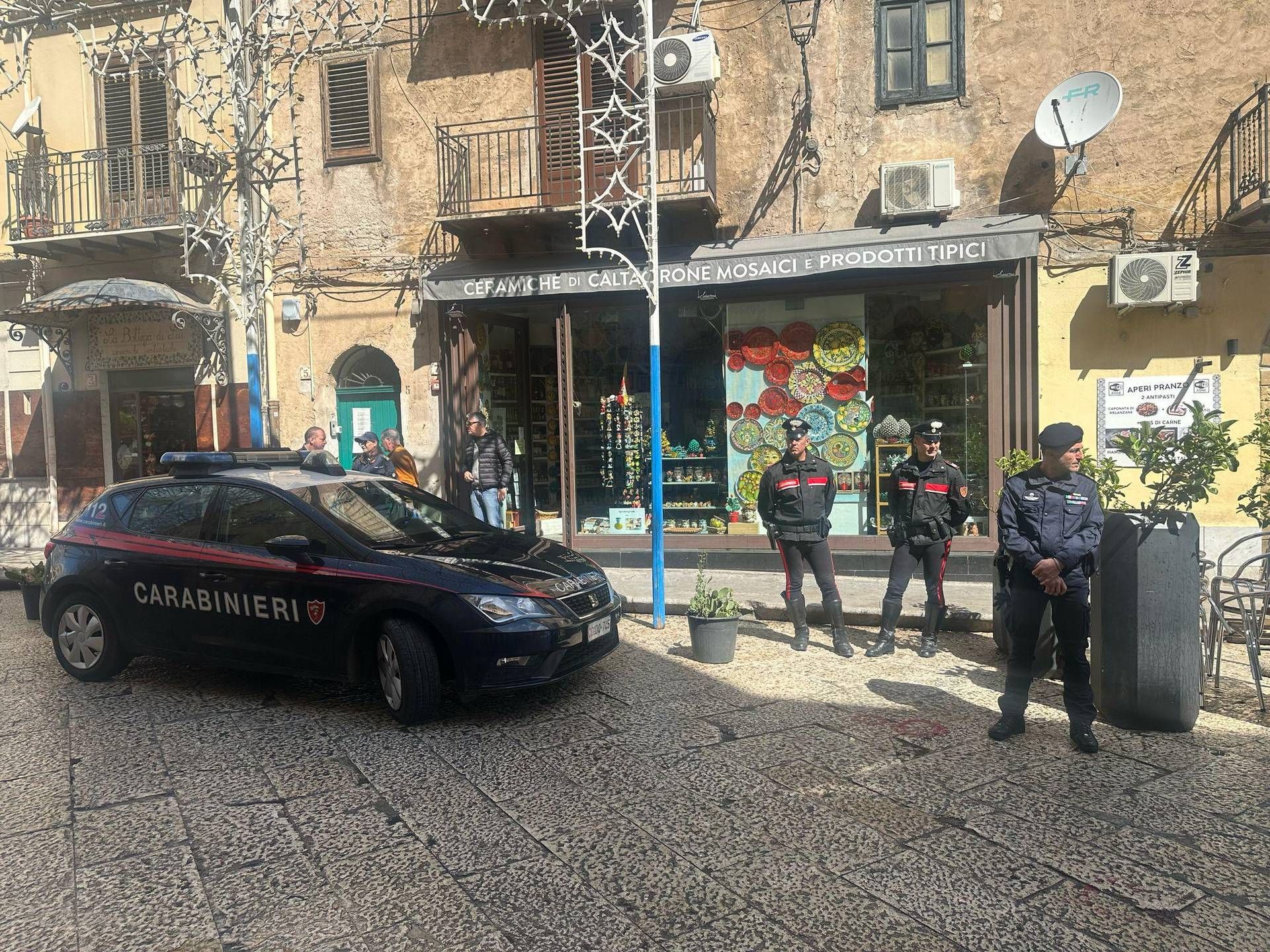 Strage Monreale, fermato 19enne: per investigatori "ha esploso diversi colpi"