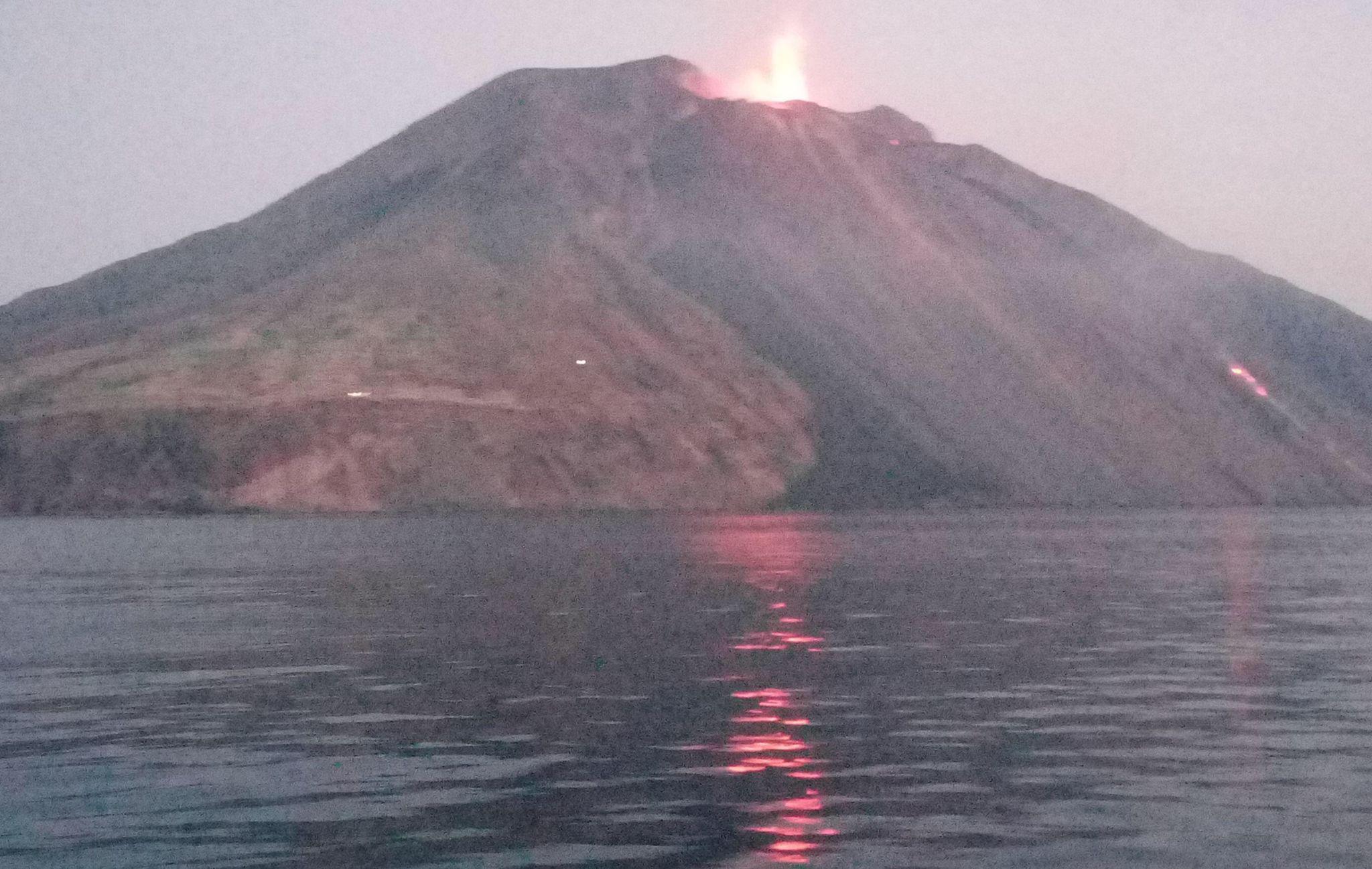 Stromboli, è allerta arancione per vulcano: ultime news