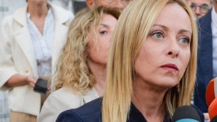 Stupro Caivano, minacce social a Meloni per stop reddito cittadinanza
