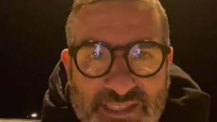 Stupro gruppo Milano, Cristiano Lucarelli difende il figlio Mattia - Video