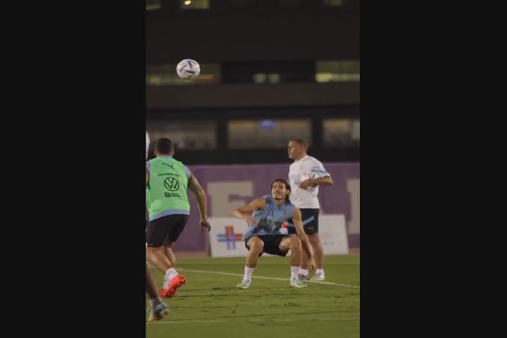 Suarez e Cavani, spettacolo nell'allenamento dell'Uruguay - Video