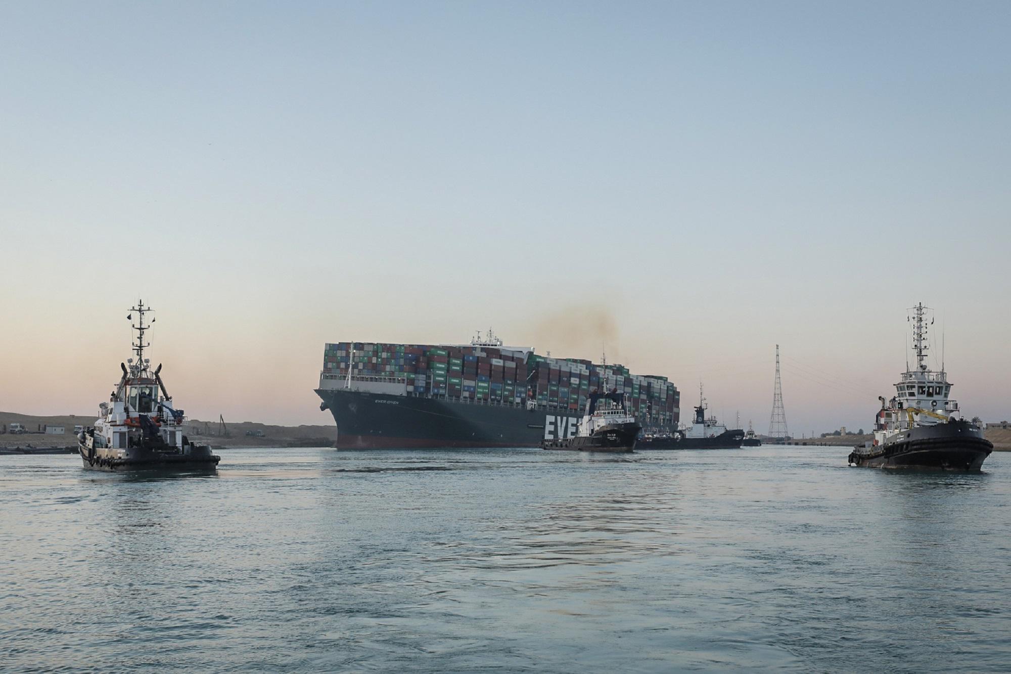 Suez, 37 navi hanno attraversato il Canale