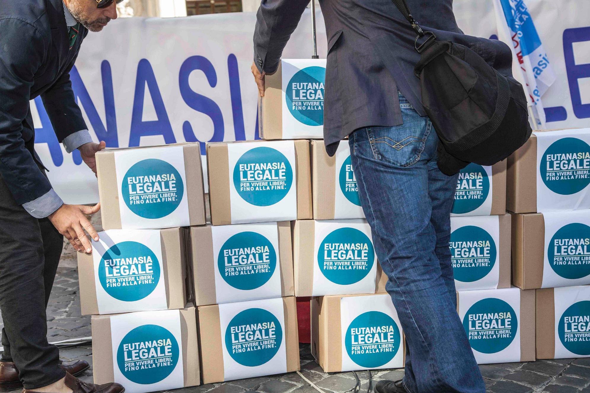 Suicidio assistito, primo via libera in Italia