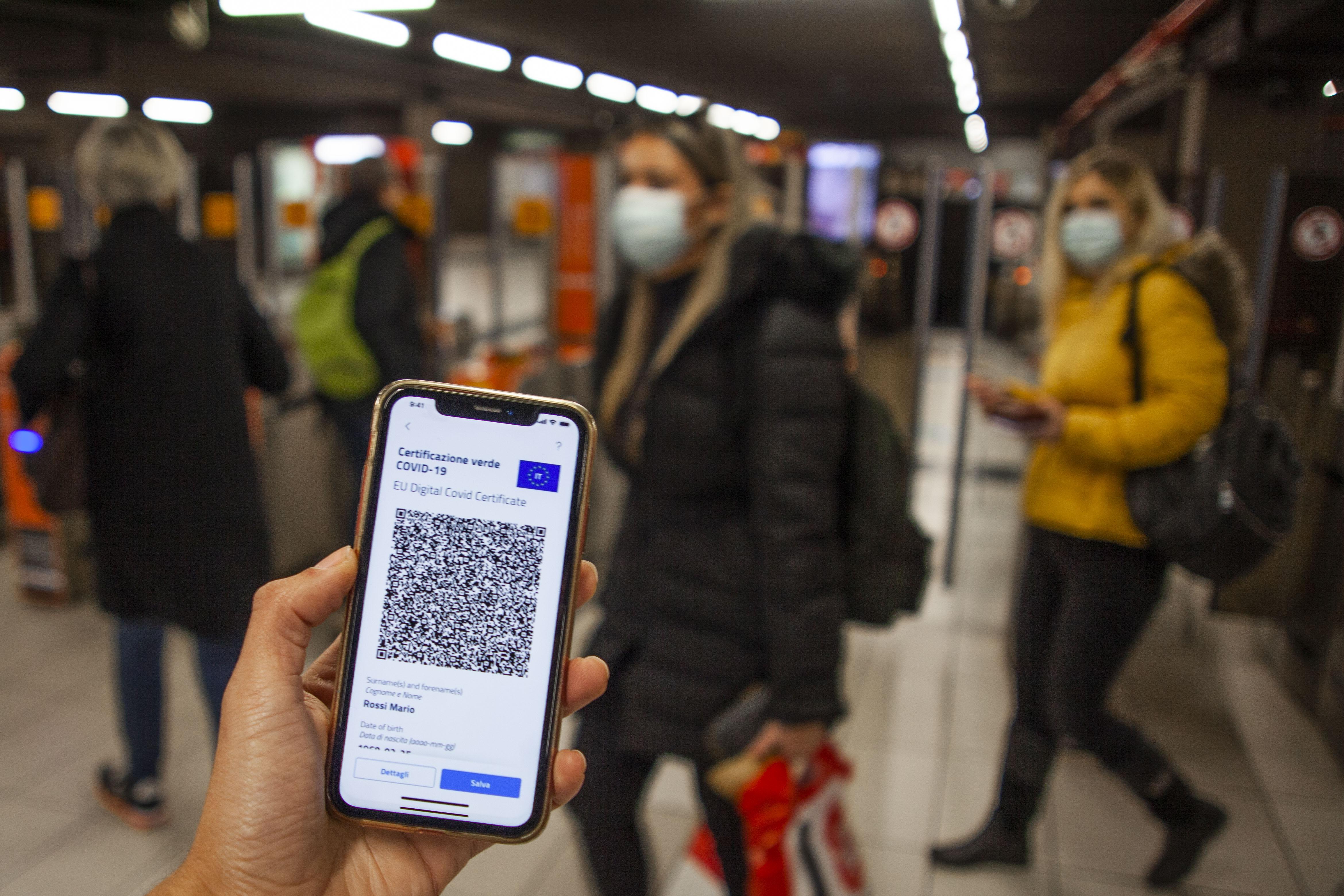 Super green pass in arrivo, corrono le vaccinazioni