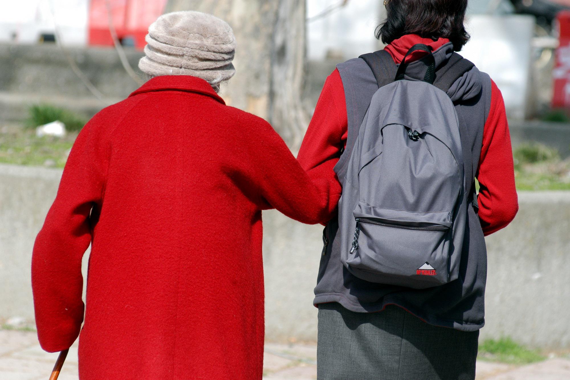 Super green pass lavoro, da 15 febbraio obbligo colf e badanti over 50