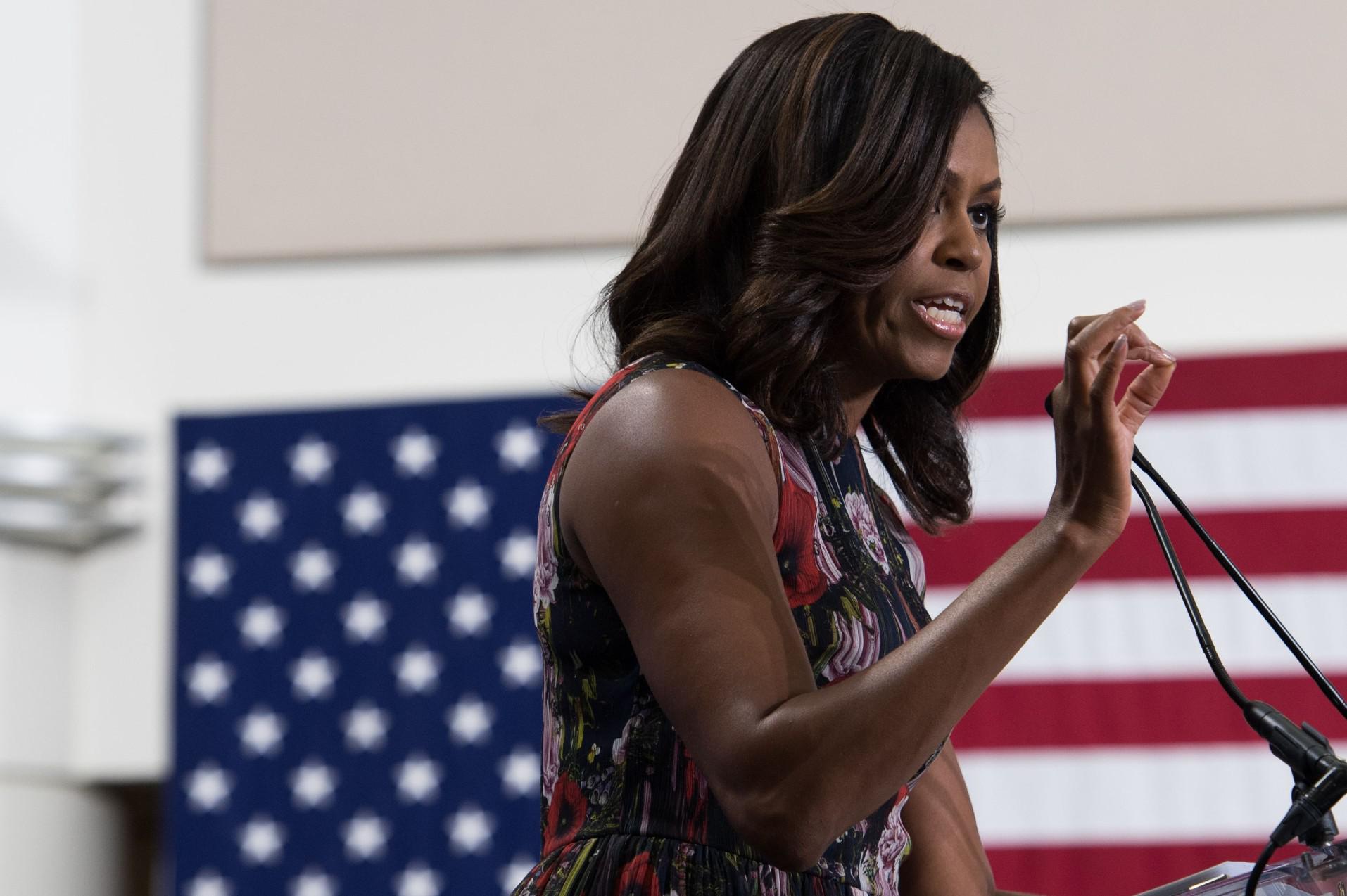 Super Tuesday, Michelle Obama: "Sostengo Biden, non mi candido"