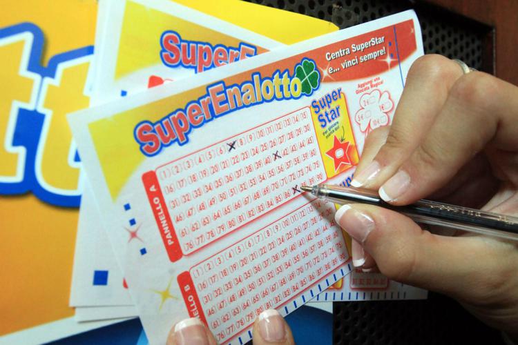 Superenalotto, estrazione: oggi nessun 6, jackpot a 60,9 milioni
