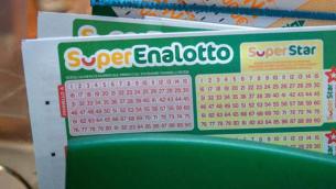 Superenalotto, numeri estrazione vincente 5 febbraio 2022