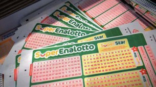 Superenalotto, numeri estrazione vincente oggi 13 dicembre 2022