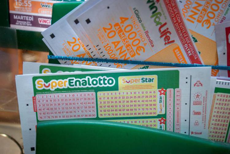 Superenalotto, numeri estrazione vincente oggi 17 marzo