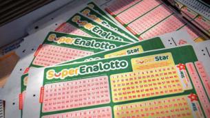 Superenalotto, numeri estrazione vincente oggi 20 novembre