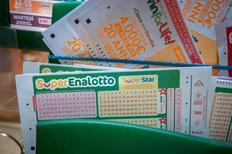 SuperEnalotto, numeri estrazione vincente oggi 24 dicembre 2022