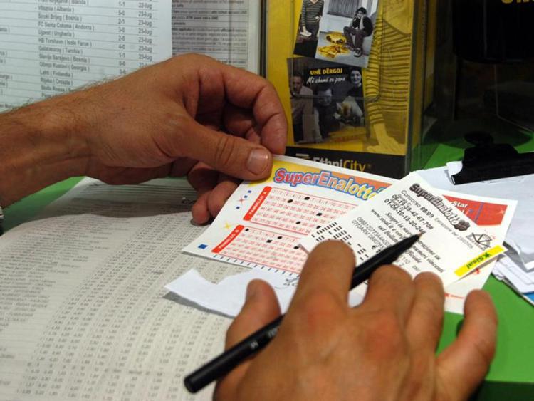 SuperEnalotto, numeri estrazione vincente oggi 30 dicembre 2021