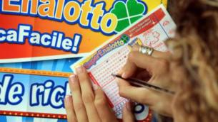 Superenalotto, numeri estrazione vincente oggi 30 novembre