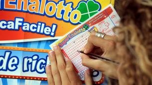 Superenalotto oggi, estrazione vincente e numeri 16 luglio 2022