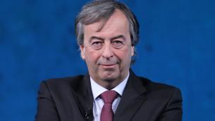 Superlega, Burioni: "Parlano tutti di calcio e non mi spiegano vaccini..