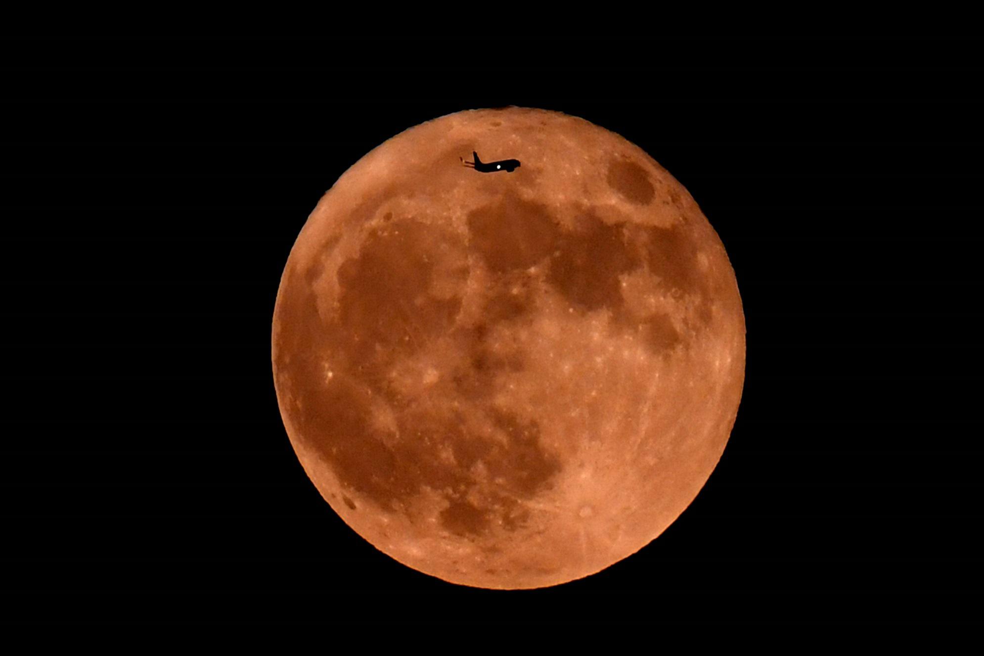 Superluna 28 e 29 settembre, oggi e domani l'ultima dell'anno