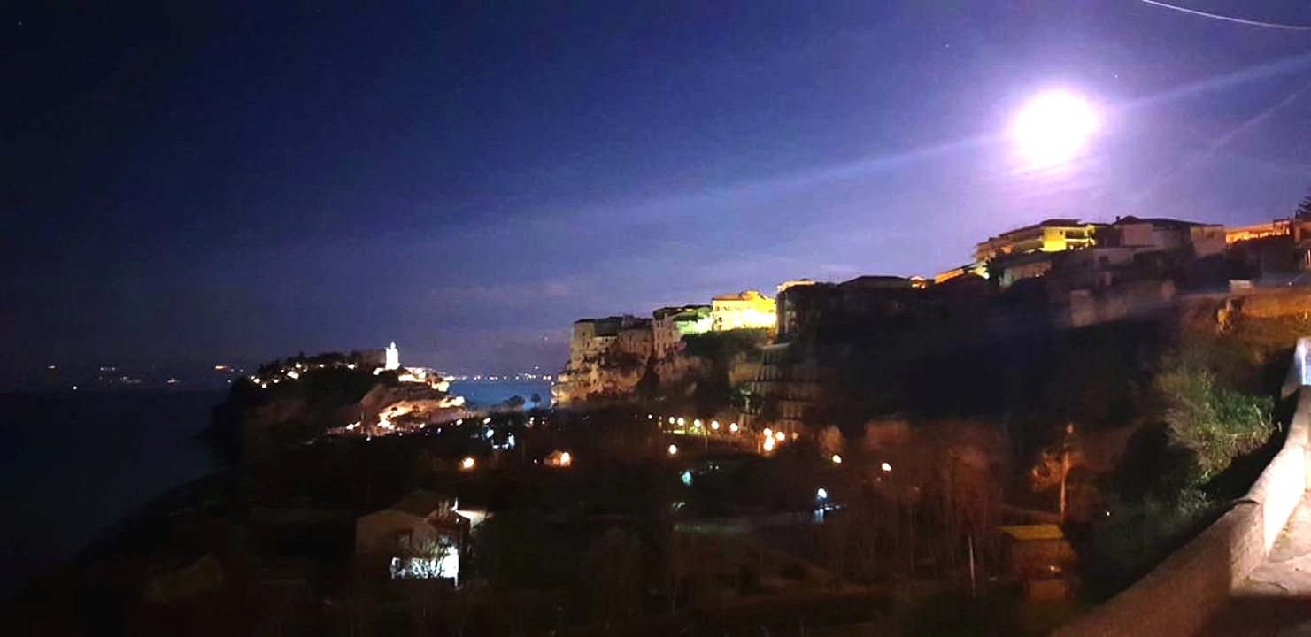 Superluna a Tropea-foto di Antonio Piserà