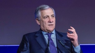 Tajani: "Con Trump occorre dialogare, Italia miglior ambasciatore per Ue"