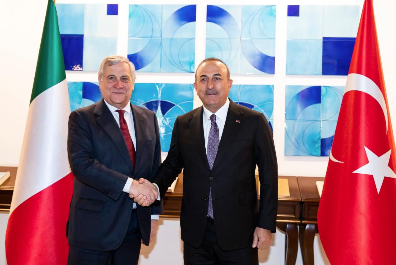 Tajani vede Cavusoglu, focus su migranti e Libia