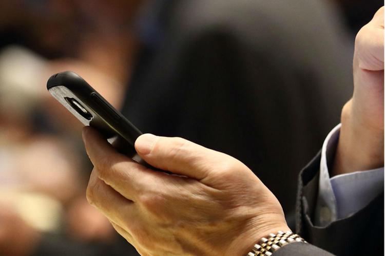Telefonia mobile, boom spesa in Piemonte