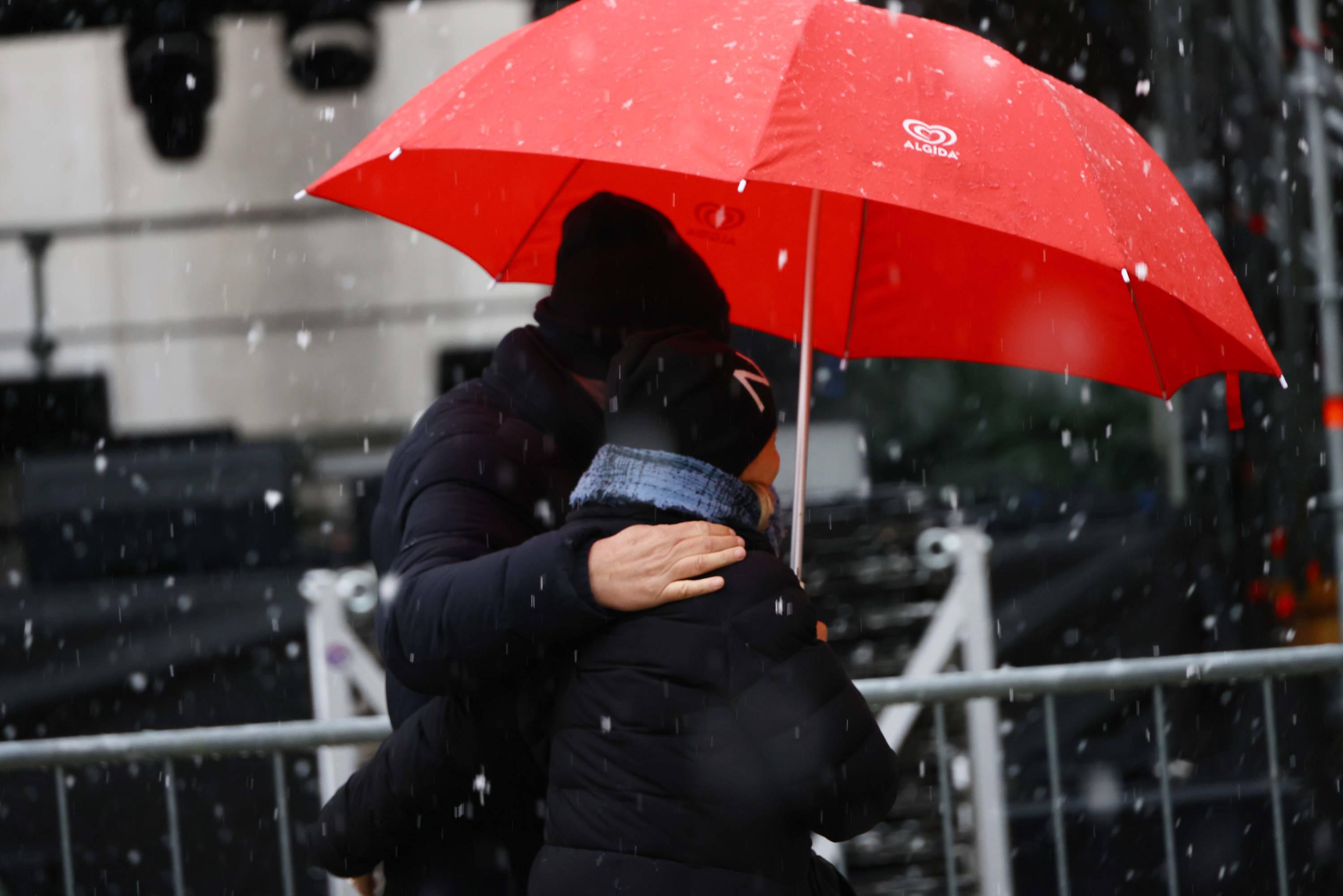 Temporali, gelo e neve: allerta meteo al Centro-Sud