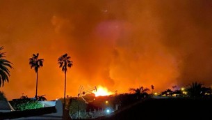 Tenerife, caldo record riattiva maxi incendio: 3mila evacuati