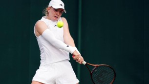 Tennista serve e sviene in campo: paura a Bogotà - Video