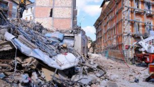 Terremoto L'Aquila, Mattarella: "Rinascita città dovere che chiama in causa tutti"