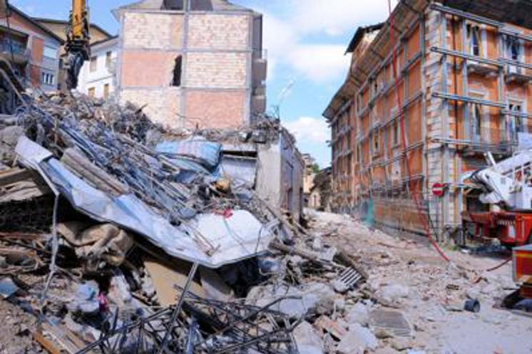 Terremoto L'Aquila, Mattarella: "Rinascita città dovere che chiama in causa tutti"