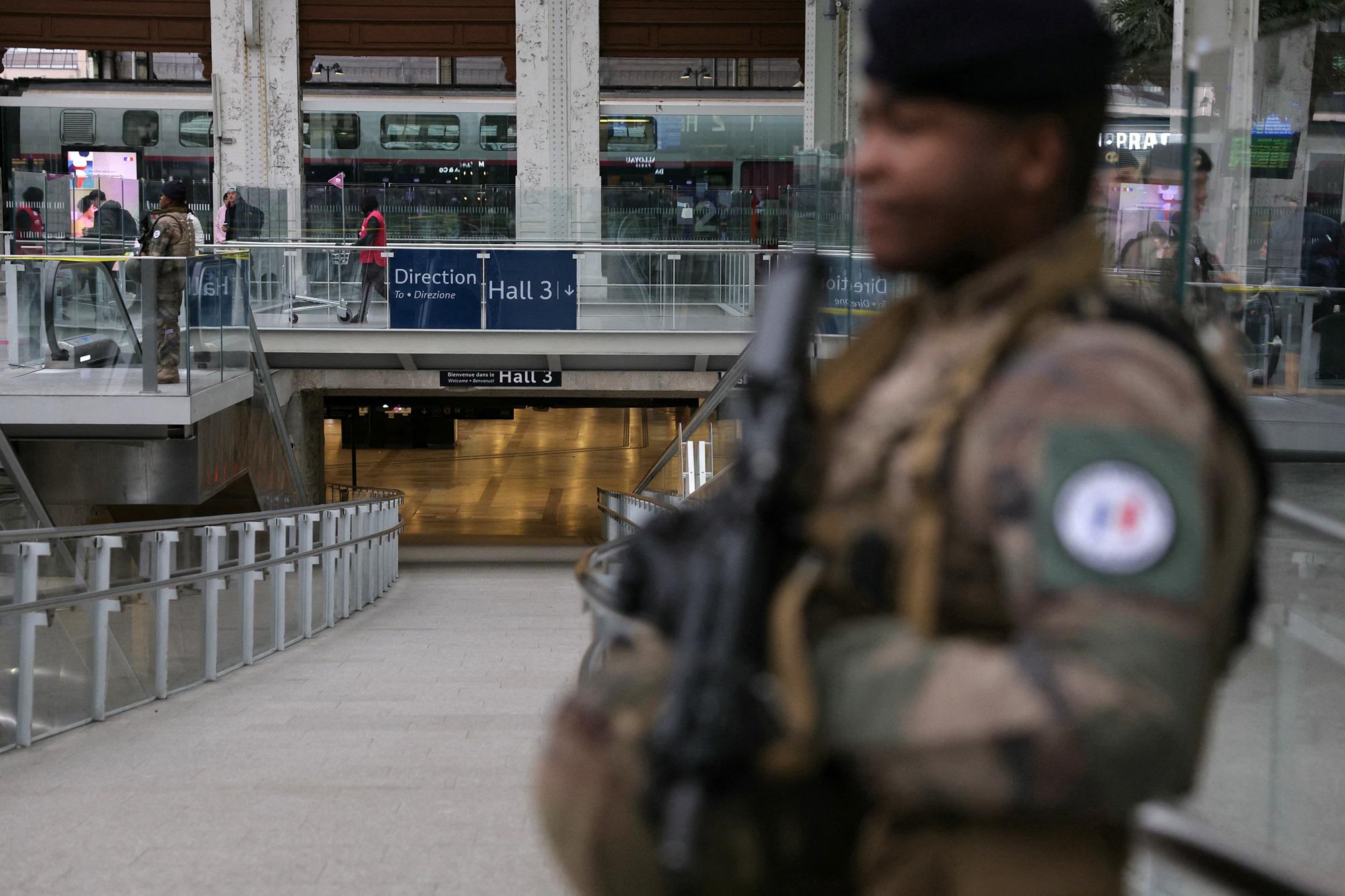 Terrorismo, torna la paura in Francia: allarme al livello massimo, è 'emergenza attentati'