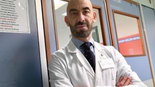 Terza dose e vaccino influenza, Bassetti: "Servono 15 giorni di distanza"