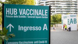 Terza dose vaccino Covid, cosa dicono Costa e Sileri