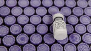 Terza dose vaccino Pfizer, efficacia 95,6% nonostante Delta