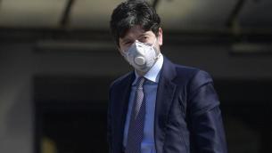 Terza dose vaccino, Speranza: "Presto obbligatoria per medici"