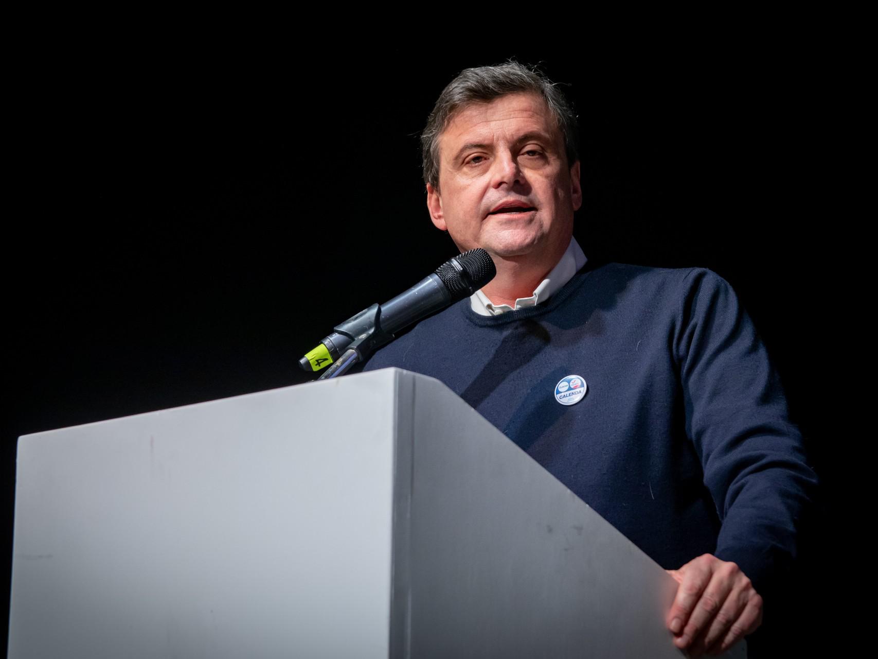 Terzo polo, Calenda presenta road map per partito unico entro l'autunno