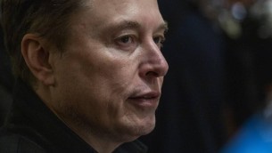 Tesla, futuro in bilico per Musk? La mossa del cda e i dubbi degli investitori