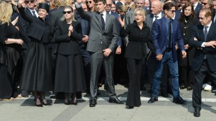 Testamento Berlusconi, nella lettera a figli manca il nome di Luigi