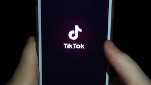 Tik Tok, governo monitora il dossier