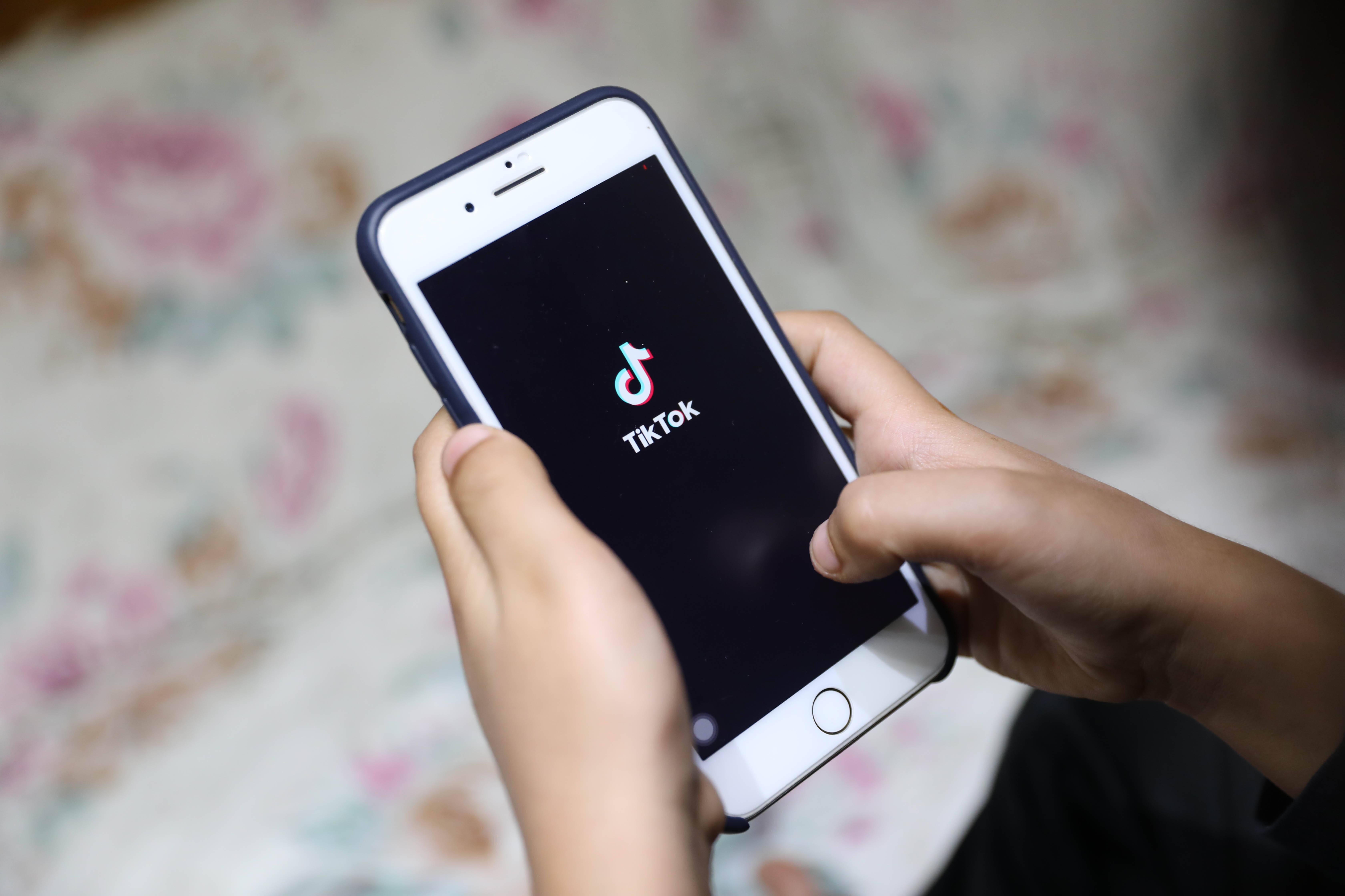 TikTok, Universal pronta a ritirare i brani musicali: "Non paga il giusto valore"